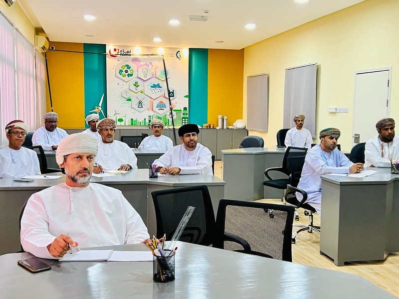 تعليمية ظفار تواصل متابعتها لتقييم الاداء الفعلي للموظفين على منظومة الإجادة للدورة الأولى 2022م