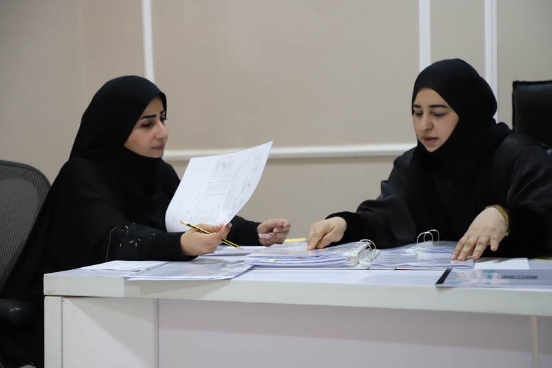 اللجنة اللامركزية بدأت يوم أمس أعمال مرحلة التقييم الميداني للمدارس الست المتأهلة في التقييم المكتبي  في جائزة أوميفكو للإبداع المدرسي   للعام الدراسي ٢٠٢٣ / ٢٠٢٤م. بتعليمية ظفار 