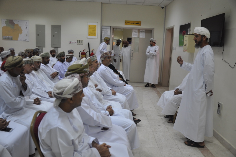 تعليمية محافظة الظاهرة تقيم حفلاً للخبير التربوي سلميان الرواحي لوصوله لسن التقاعد 