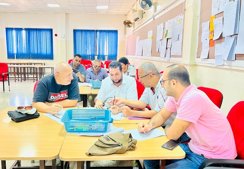 تعليمية ظفار تنفذ البرنامج التدريبي مهارات التفكير العليا لمادة الرياضيات