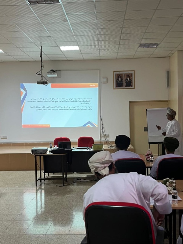 ورشة تدريبية حول النشرة التوجيهية لمنهجية فرق الإشراف التربوي للعام الدراسي ٢٠٢٢/٢٠٢٣م،