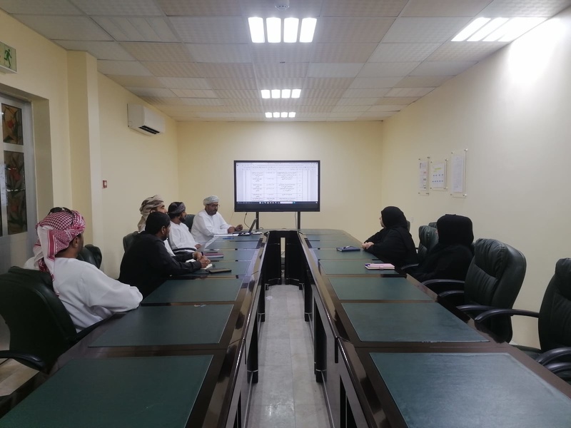 فريق التقنيات الجغرافية الحديثة بتعليمية ظفار يزور تعليمية مسندم