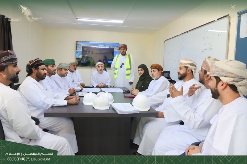 الاطلاع على سير العمل في مشروع المبنى المدرسي المتكامل بولاية طاقة