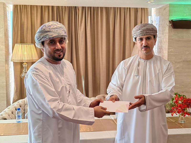 مدير عام تعليمية ظفار  يعقد لقاء مع فريق منظومة قياس الأداء الفردي والإجادة المؤسسية بتعليمية ظفار