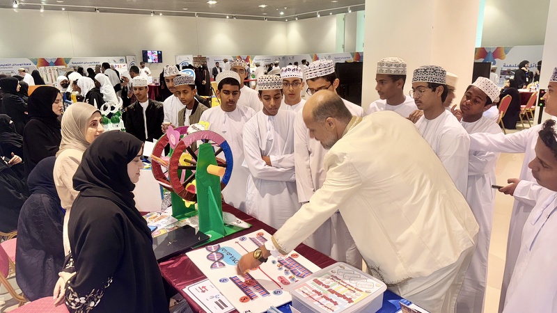 ختام فعاليات قافلة الوسائل التعليمية بمحافظة ظفار 