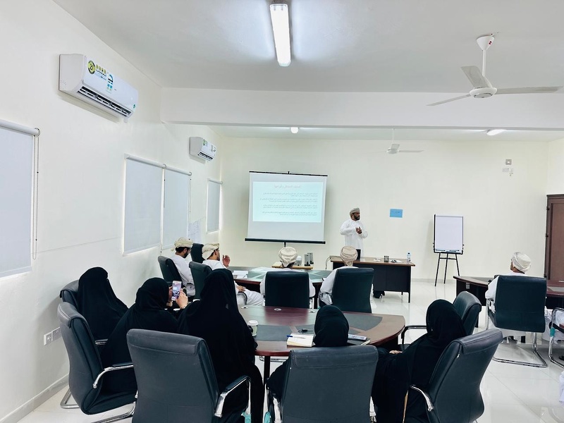 ورشة في إدارة المخاطر لرؤساء أقسام تعليمية ظفار
