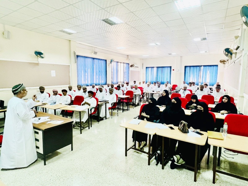 تعليمية ظفار تستكمل ورشة الحقيبة التدريبية الثانية  حول تقييم الأداء الفعلي للموظف في منظومة الإجادة لقياس الأداء الفردي 