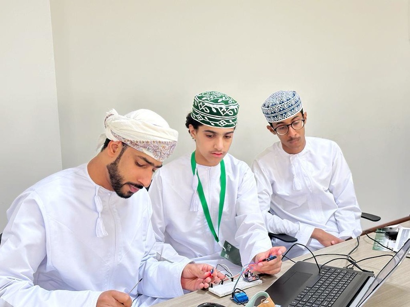 استمرار فعاليات معسكر إنترنت الأشياء -هاكاثون نماء لخدمات ظفار