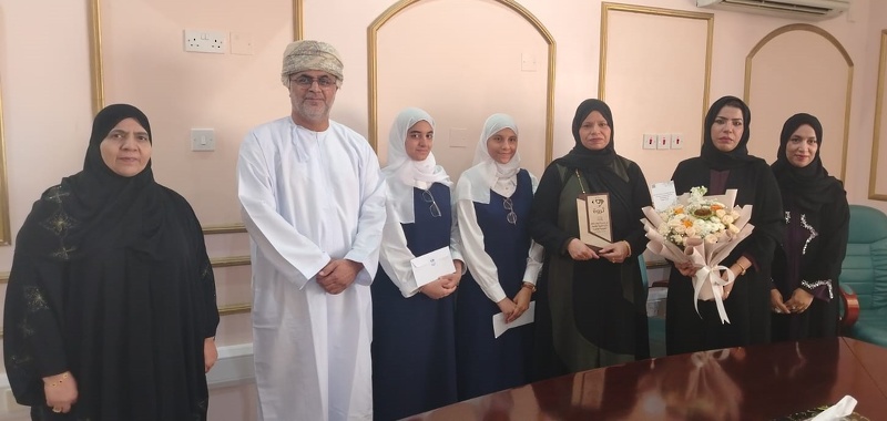 تعليمية محافظة الظاهرة تكرم فريق كوانتا تيم الفائز في مسابقة تحدي علوم المستقبل بدولة الإمارات
