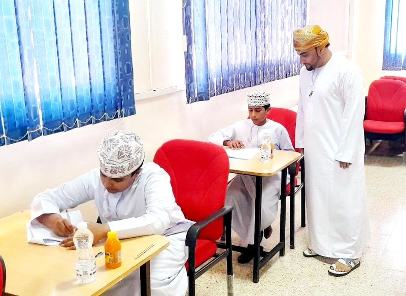 اختبار التصفية الأولى للأولمبياد العلمي الوطني الرياضيات والعلوم (8 - 9) واختبار التصفية النهائي لأولمبياد العلمي الوطني الرياضيات والكيمياء (10- 11 ) بتعليمية ظفار