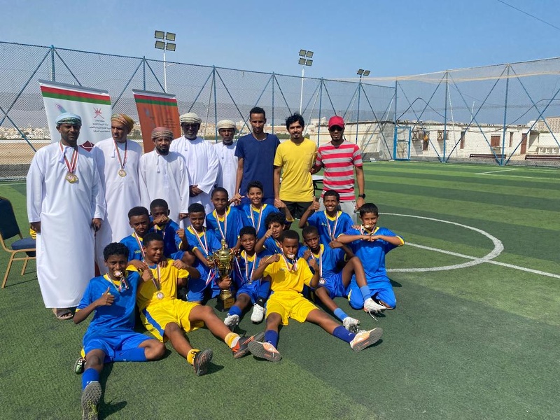 ختام دوري عمانتل لكرة القدم لطلبة المدراس لمدارس صور