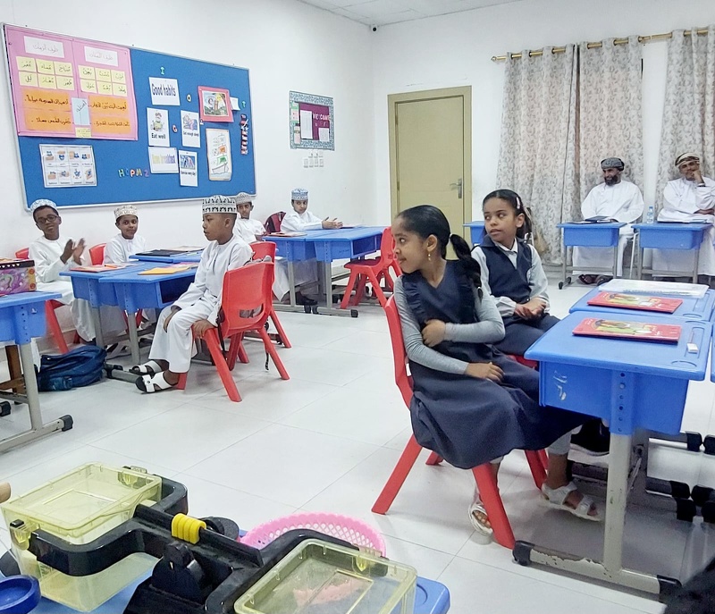 الزيارة التخصيصية لوحدة إشراف مواد المجال الثاني لتعليمية ظفار