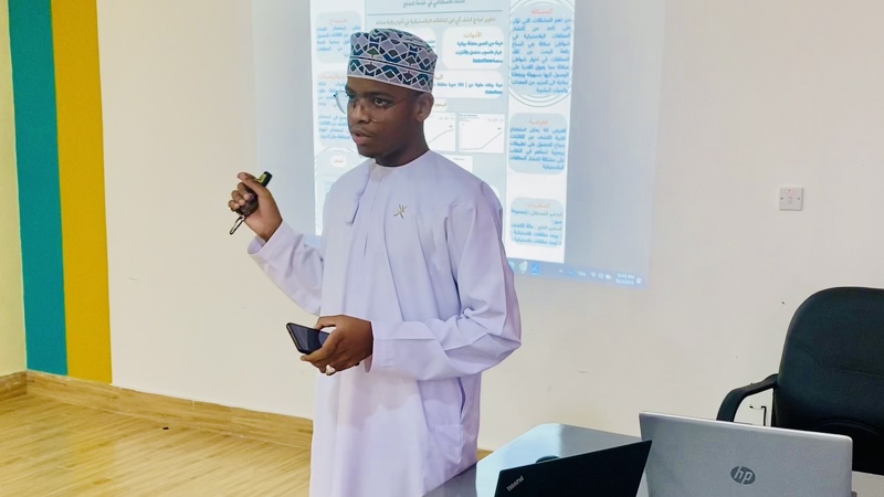 تواصل مسابقات الأولمبياد العلمي للابتكار و الروبوت والذكاء الاصطناعي بتعليمية ظفار