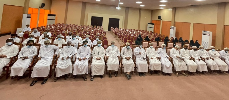 تعليمية ظفار تجتمع برؤساء مراكز دبلوم التعليم العام