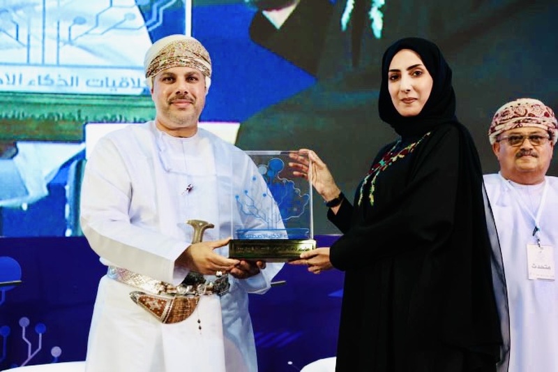 تعليمية ظفار تشارك في مؤتمر 