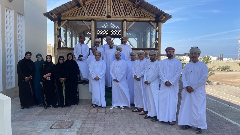 تبادل الخبرات بين تعليميتي جنوب الشرقية وشمال الباطنة لتعزيز التكامل المهني