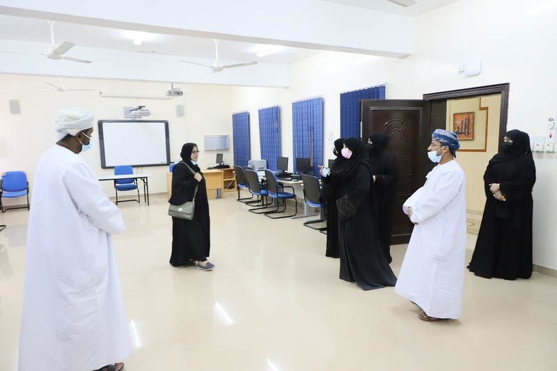 متابعة مراكز التدريب المهنية بتعليمية ظفار 