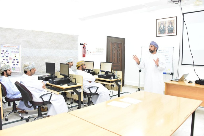 تنظيم برنامج تدريبي لنظام وصول للموظفين بتعليمية محافظة الظاهرة 