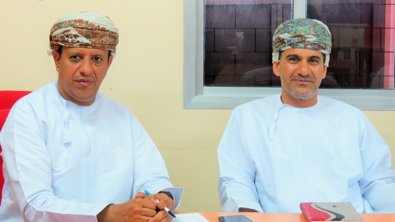 التحضير لمهرجان عمان للعلوم والأسبوع الوطني للعلوم والتكنولوجيا بتعليمية الظاهرة