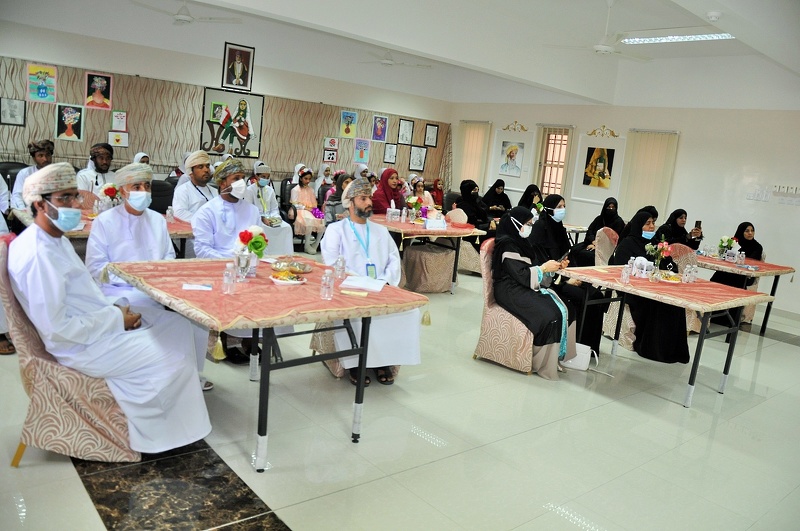 تعليمية محافظة الظاهرة تحتفل باختتام  فعاليات الاسبوع الخليجي للموهبة والإبداع  بمدرسة أمجاد عمان 