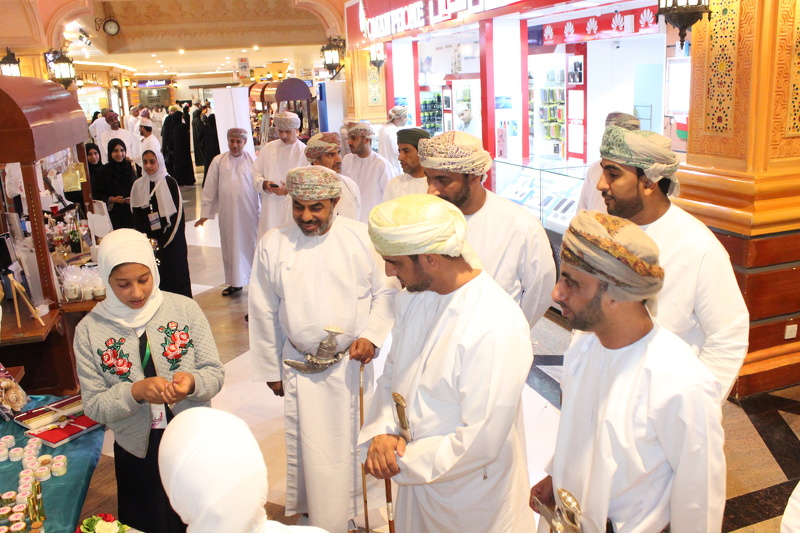 54شركة طلابية في معرض الشركات الطلابية 