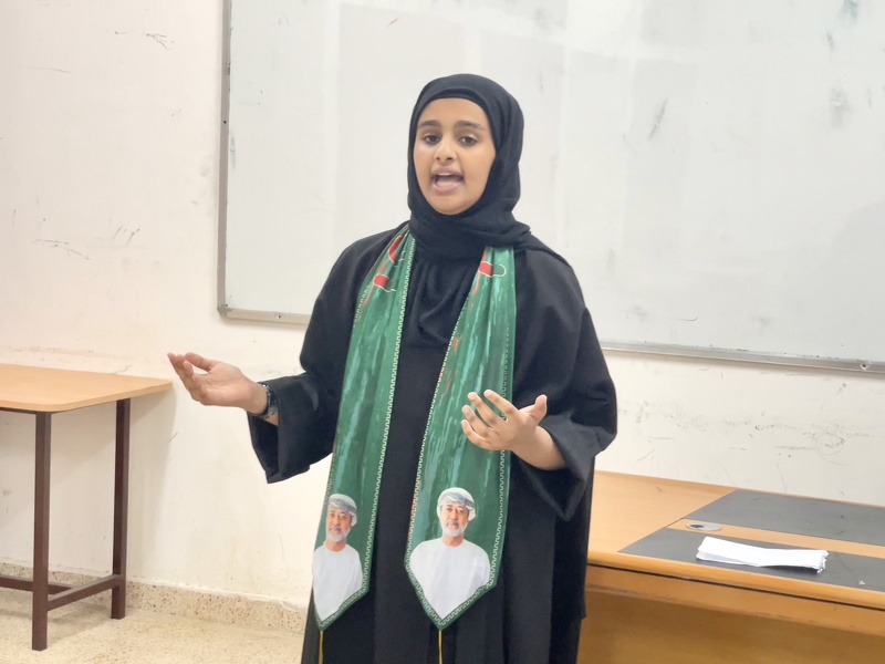   انطلاق مسابقة فن الخطابة والتحدث باللغة العربية الفصحى على مستوى مدارس تعليمية ظفار   