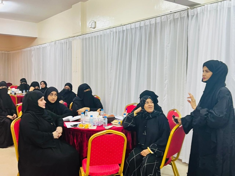 ملتقى مجالس أولياء أمور مدارس و لايه صلاله حلقه أولى و مدارس الاناث حلقه ثانيه بمدرسة خوله بنت حكيم للتعليم الأساسي  ١١ - ١٢  