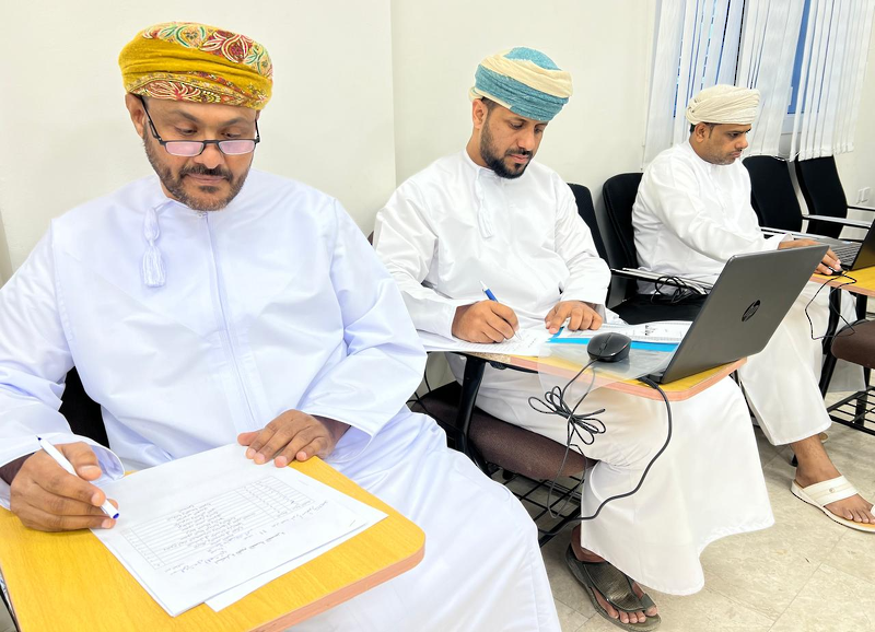 تقييم مسابقة القصة القصيرة (إبداعات قلم) في مادة اللغة العربية بتعليمية ظفار