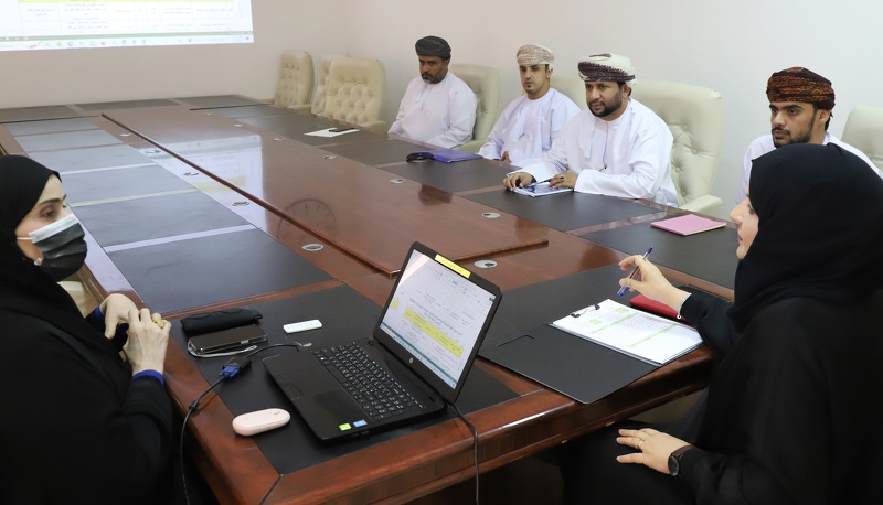 اجتماع لجنة شؤون الطلبة بتعليمية ظفار