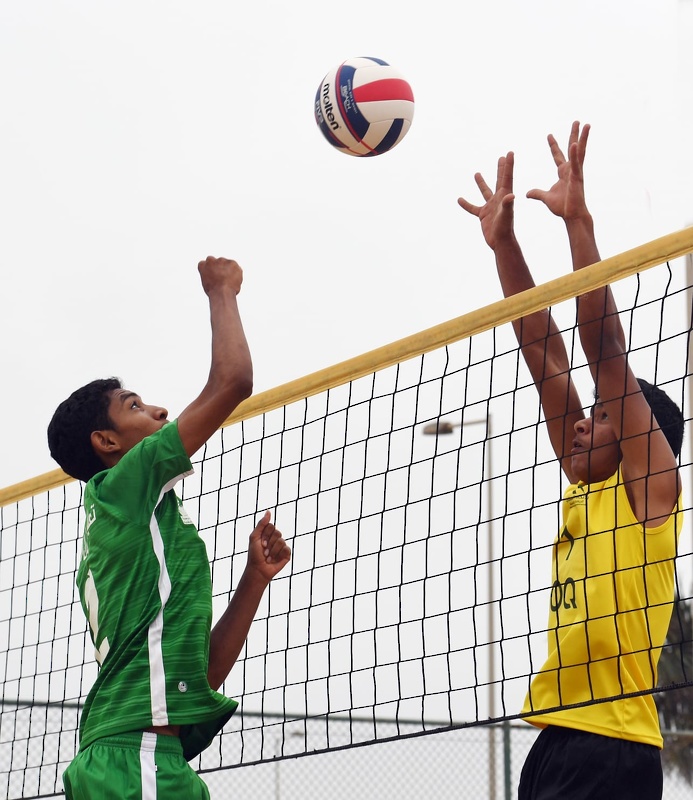 انطلاق مباريات المربع الذهبي في البطولة المدرسية للألعاب الشاطئية   