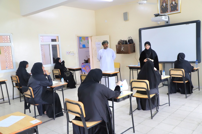  تعليمية ظفار تجري اختبارات لشغل وظائف الإشراف التربوي والإدارة المدرسية للعام الدراسي 2024/ 2025 