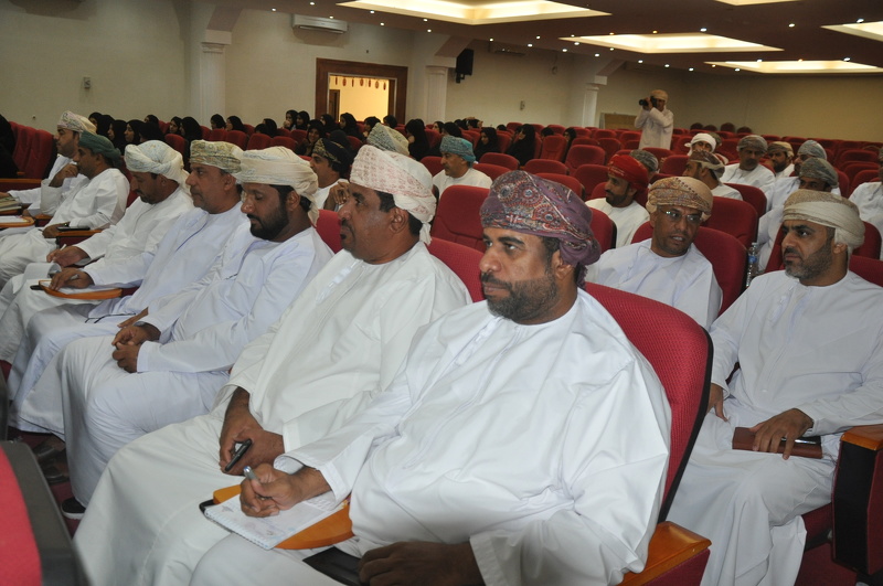 تنظيم لقاءً تربوياً لمديري المدارس بتعليمية محافظة الظاهرة