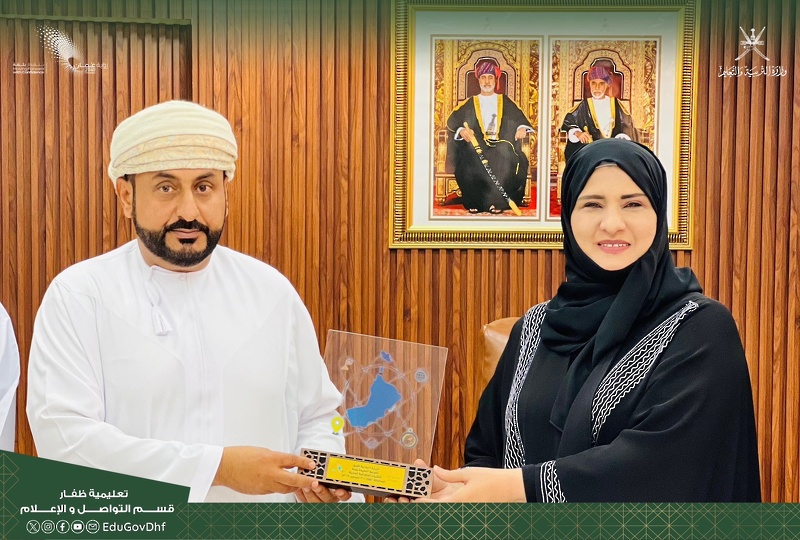 ممثلي وفود الفرق الفرعية الزائرة لتعليمية ظفار