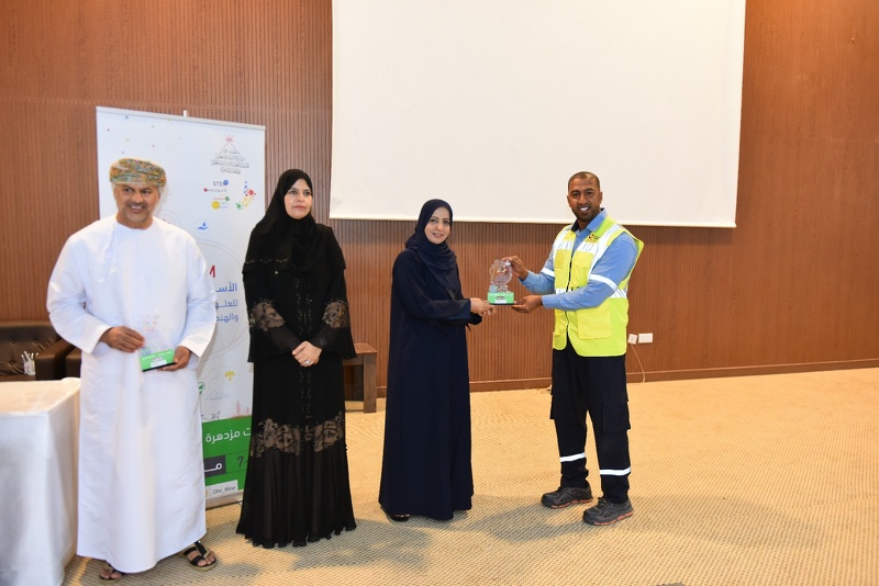 الاحتفال باختتام فعاليات ومناشط الأسبوع الوطني للعلوم والتكنولوجيا والهندسة والرياضيات بتعليمية محافظة الظاهرة