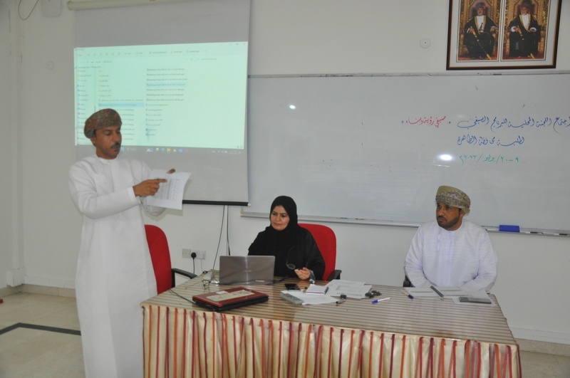 اللجنة المحلية للبرنامج الصيفي تجتمع مع رؤساء المراكز الصيفية بمحافظة الظاهرة