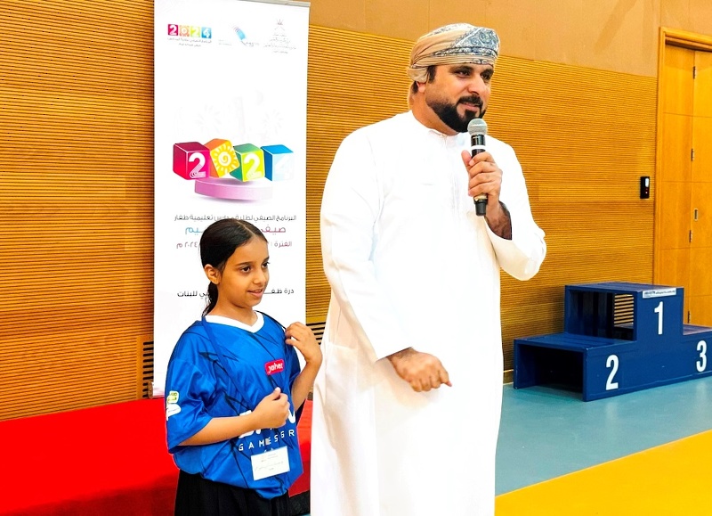 التركيز على توظيف الذكاء الاصطناعي والنشاط الذهني والبدني بمركز درة ظفار الصيفي بصلالة