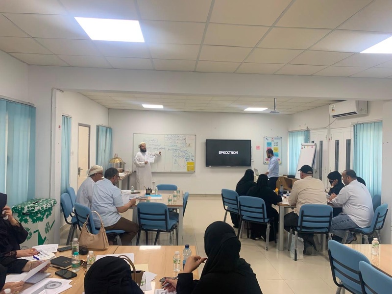 دائرة تطوير الأداء المدرسي تنفذ برنامج «التهيئة لمدارس المحافظة المستهدفة بالمراجعة الخارجية للعام الدراسي 2026/2027م