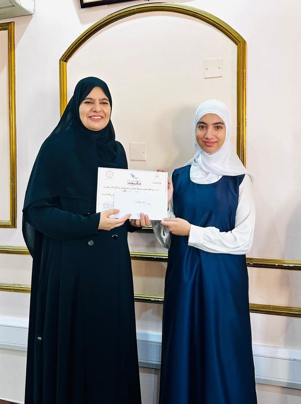 تعليمية محافظة الظاهرة تكرم فريق مدرسة مقنيات الحاصل على المركز الأول في مسابقة السيارات اللاسلكية ذاتية القيادة