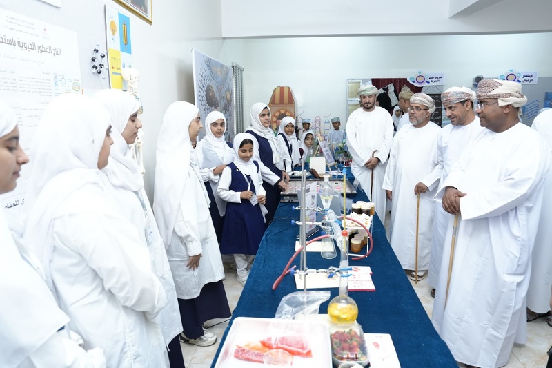 افتتاح ملتقى ( أفق ) بمدرسة الجنائن للصفوف ( 12-1 ) 