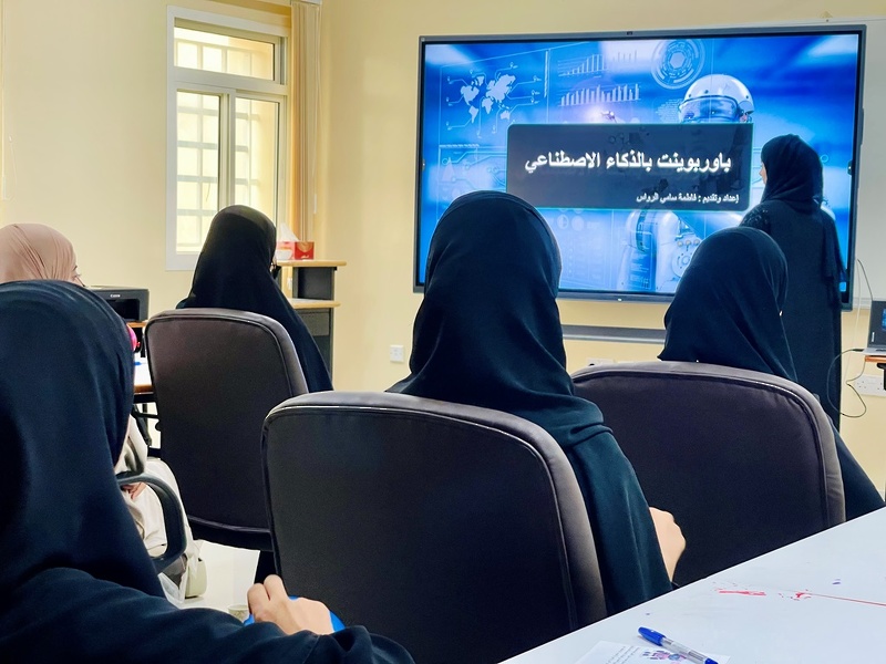 التركيز على توظيف الذكاء الاصطناعي والنشاط الذهني والبدني بمركز درة ظفار الصيفي بصلالة