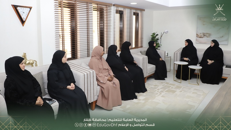 تعليمية ظفار تحتفي بيوم المعلم العُماني وتكرّم الكفاءات التربوية والطلبة المتميزين