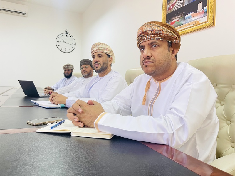 تعليمية ظفار تناقش خطط وآلية تنفيذ مبادرة أسبوع الأمن الإلكتروني