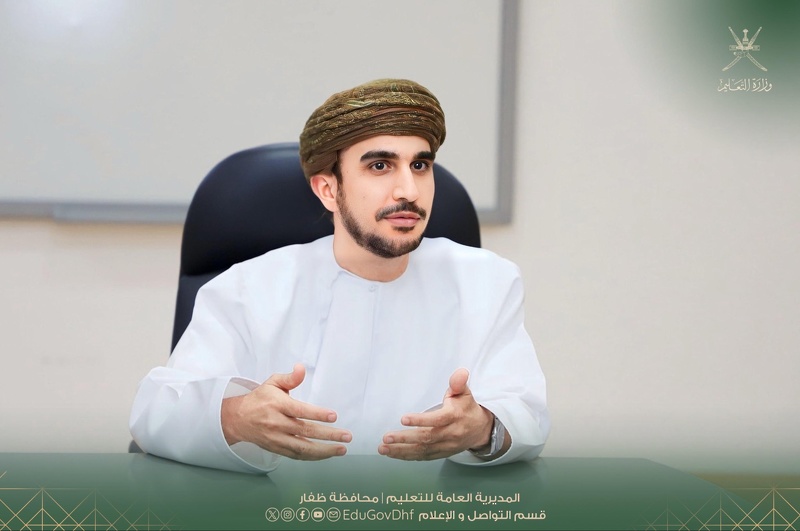 وكيل وزارة التعليم للتعليم يطّلع على سير امتحانات دبلوم التعليم العام بتعليمية ظفار