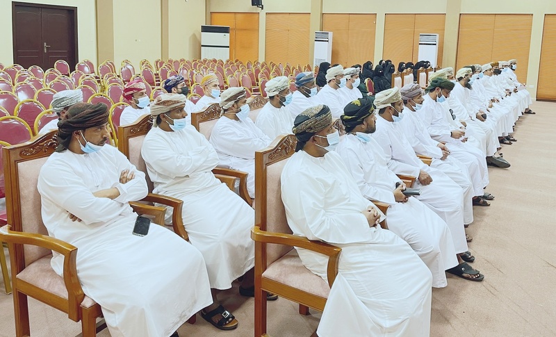 تعليمية ظفار تجتمع برؤساء مراكز دبلوم التعليم العام