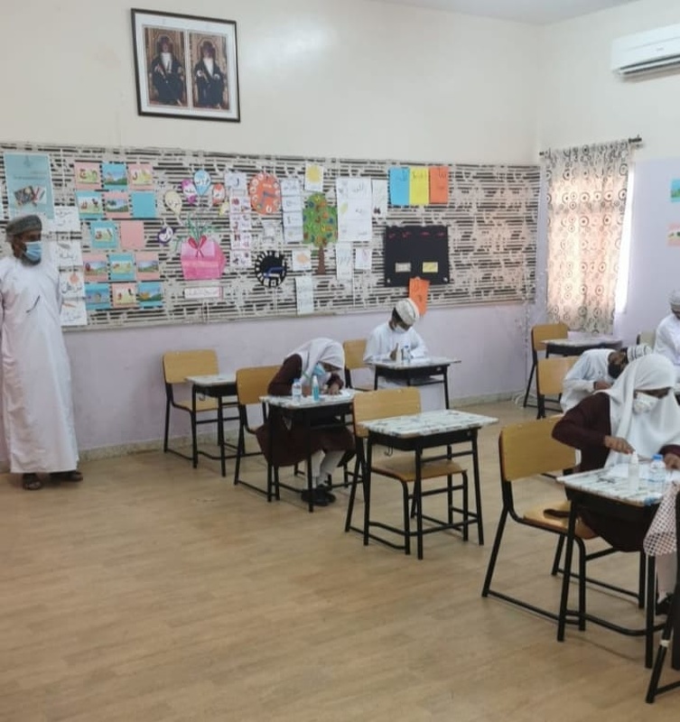 تقييم مسابقة حفظ القران الكريم لطلبة الدمج السمعي بشمال الباطنة