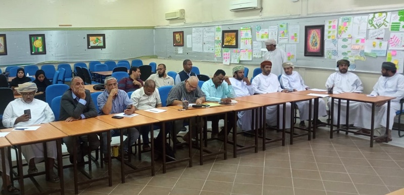  لقاء تعريفي مع إدارات مدارس تعليمية ظفار حول مبادرة قافلة الوسائل التعليمية 
