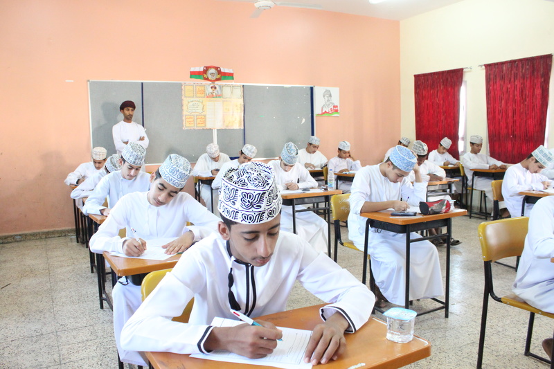 بدء امتحانات النقل (5-11) بتعليمية شمال الباطنة