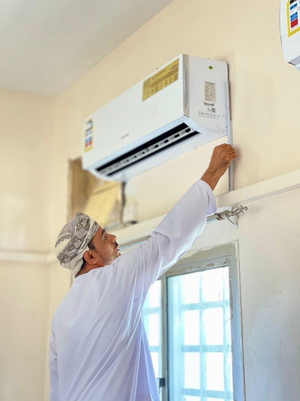 زيارة فريق احلال اجهزة التكيف لعدد من مدارس تعليمية ظفار