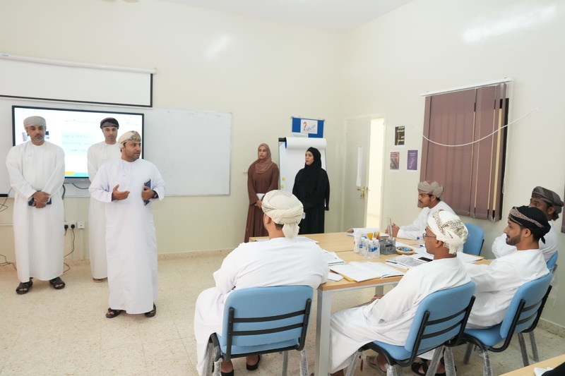 وفد من المعهد التخصصي للتدريب المهني للمعلمين يزور تعليمية جنوب الشرقية