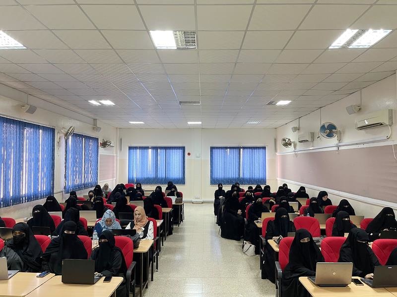 تنفيذ البرنامج التدريبي لمعلمات تقنية المعلومات للصفين الثالث والرابع